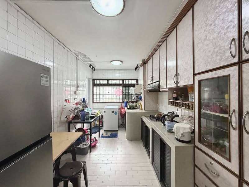 824 Woodlands Street 81, 824 Woodlands Street 81, 3 Bedrooms, 904 sqft, HDB Flat For Sale, by Cheah Jing, 500202457 - Kitchen - PropertyGuru.com.sg