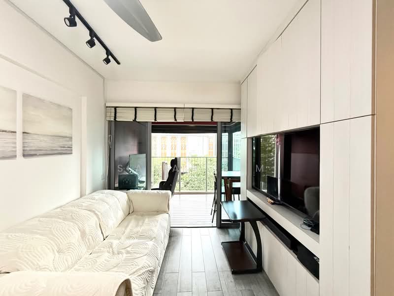 519C Tampines Central 8, 519C Tampines Central 8, 2 Bedrooms, 667 sqft, HDB Flat For Sale, by Sarah Lim, 500202461 - Living Room, Balcony & Greenery View - PropertyGuru.com.sg