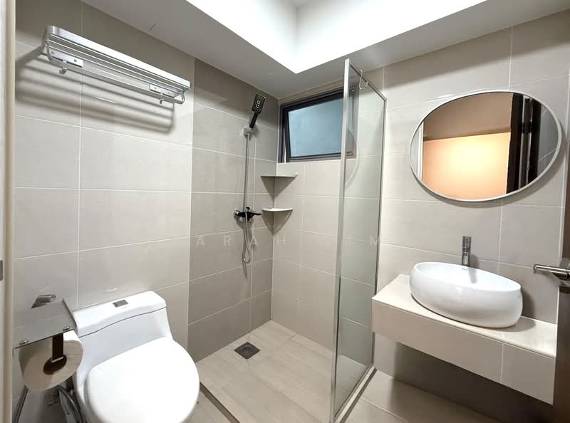 519C Tampines Central 8, 519C Tampines Central 8, 2 Bedrooms, 667 sqft, HDB Flat For Sale, by Sarah Lim, 500202461 - Guest Bathroom - PropertyGuru.com.sg