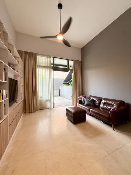 Shelford Suites, 16 Shelford Road, 3 Bedrooms, 1,603 sqft, Apartment For Sale, by Lynn Er, 500202462 - Living Room - PropertyGuru.com.sg