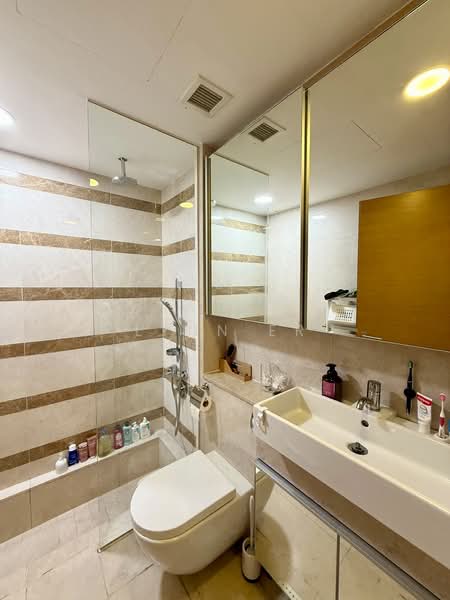 Shelford Suites, 16 Shelford Road, 3 Bedrooms, 1,603 sqft, Apartment For Sale, by Lynn Er, 500202462 - Bathroom - PropertyGuru.com.sg