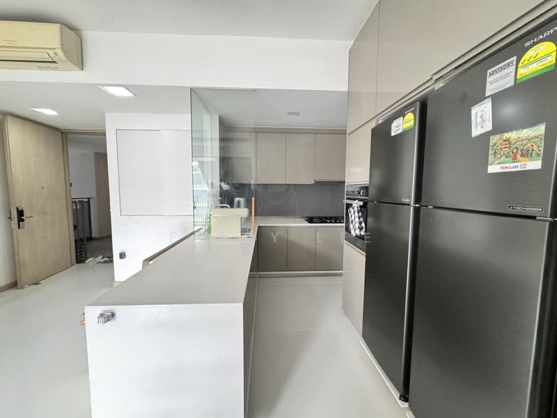 J Gateway, , 3 Bedrooms, 969 sqft, Condominium For Sale, by Fendy Lee, 500202464 - Kitchen - PropertyGuru.com.sg