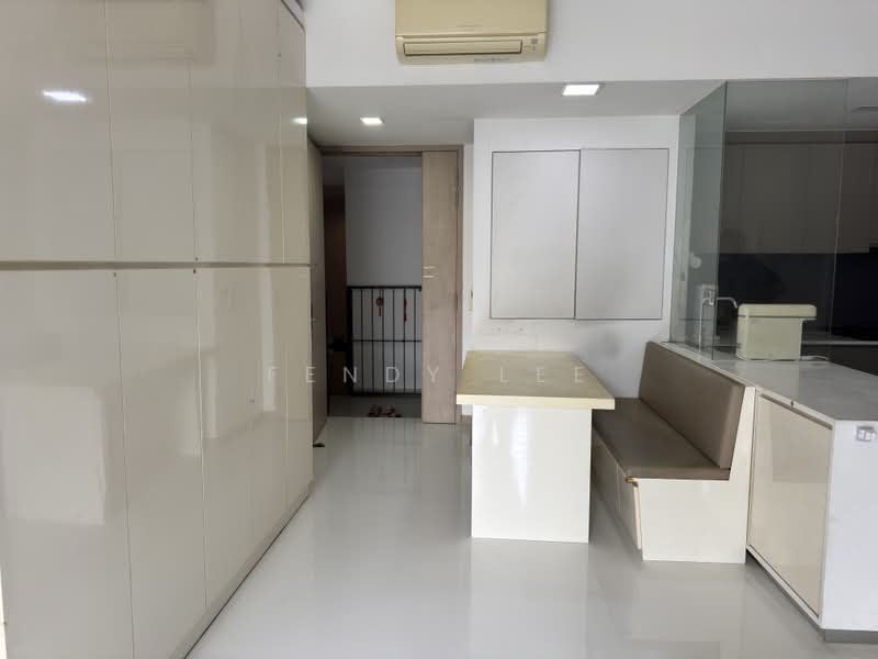 J Gateway, , 3 Bedrooms, 969 sqft, Condominium For Sale, by Fendy Lee, 500202464 - Living - PropertyGuru.com.sg