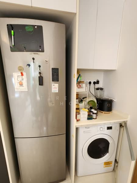 The Glades, 18 Bedok Rise, 1 Bedroom, 463 sqft, Condominium For Rent, by Terence Chow, 500202465 - Pantry & Washing machine - PropertyGuru.com.sg