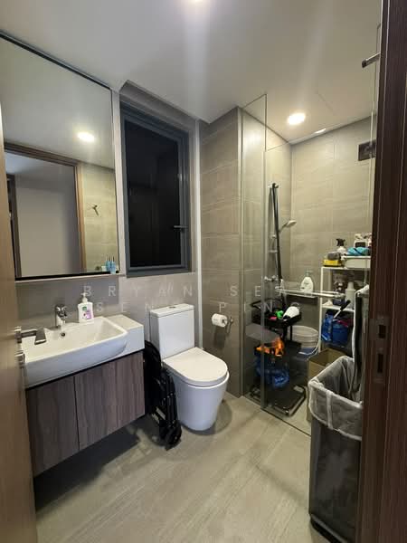 Piermont Grand, 34 Sumang Walk, 3 Bedrooms, 840 sqft, Executive Condominium For Rent, by Bryan Seah Seng Ping, 500202468 - Bathroom - PropertyGuru.com.sg