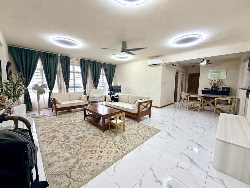 446A Bukit Batok West Avenue 8, 446A Bukit Batok West Avenue 8, Dairy Farm / Bukit Panjang / Choa Chu Kang, 3 Bedrooms, 1,205 sqft, HDB Flat For Sale, by Lydia J, 500202491 - Living Room - PropertyGuru.com.sg