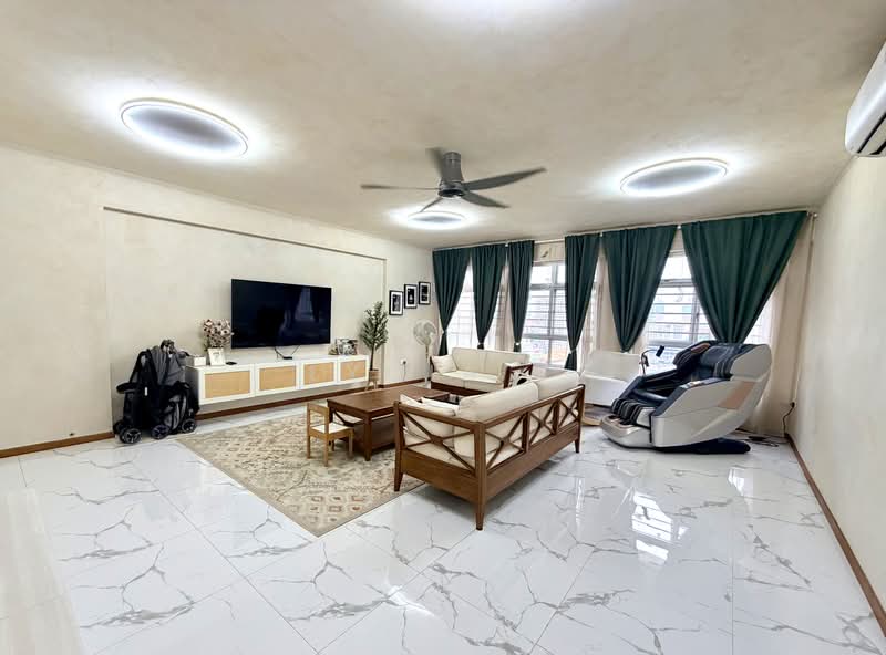 446A Bukit Batok West Avenue 8, 446A Bukit Batok West Avenue 8, Dairy Farm / Bukit Panjang / Choa Chu Kang, 3 Bedrooms, 1,205 sqft, HDB Flat For Sale, by Lydia J, 500202491 - Living Room - PropertyGuru.com.sg