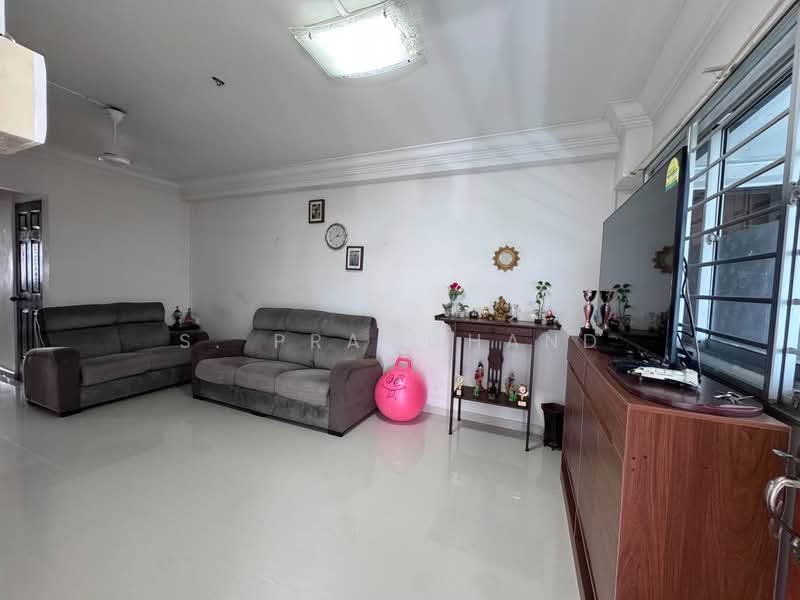 462 Jurong West Street 41, 462 Jurong West Street 41, 2 Bedrooms, 786 sqft, HDB Flat For Sale, by S. Pramchand, 500202494 - Living Room - PropertyGuru.com.sg