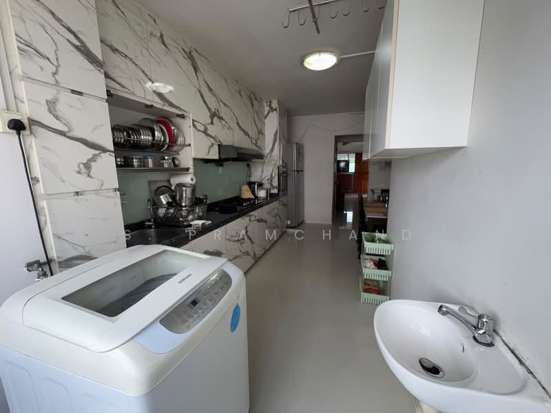462 Jurong West Street 41, 462 Jurong West Street 41, 2 Bedrooms, 786 sqft, HDB Flat For Sale, by S. Pramchand, 500202494 - Kitchen - PropertyGuru.com.sg