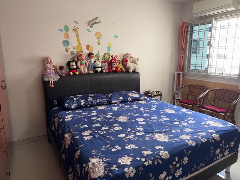 462 Jurong West Street 41, 462 Jurong West Street 41, 2 Bedrooms, 786 sqft, HDB Flat For Sale, by S. Pramchand, 500202494 - Bedroom - PropertyGuru.com.sg