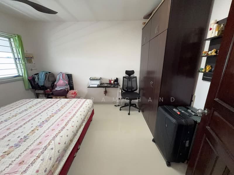 462 Jurong West Street 41, 462 Jurong West Street 41, 2 Bedrooms, 786 sqft, HDB Flat For Sale, by S. Pramchand, 500202494 - Bedroom - PropertyGuru.com.sg