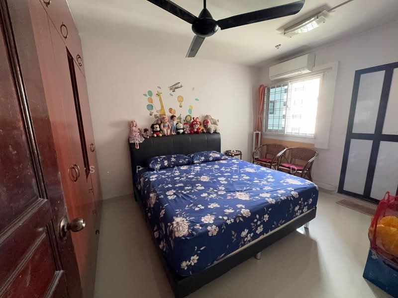 462 Jurong West Street 41, 462 Jurong West Street 41, 2 Bedrooms, 786 sqft, HDB Flat For Sale, by S. Pramchand, 500202494 - Bedroom - PropertyGuru.com.sg