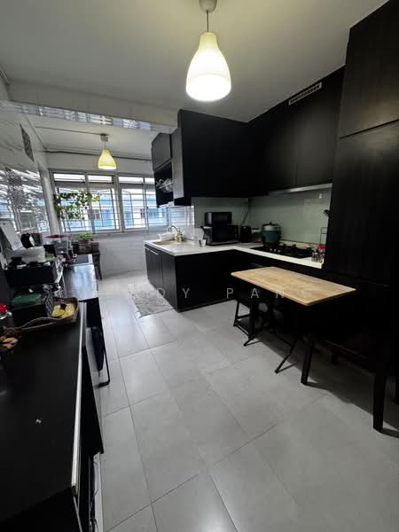 118 Pasir Ris Street 11, 118 Pasir Ris Street 11, 4 Bedrooms, 1,318 sqft, HDB Flat For Sale, by Wendy Pang, 500202501 - Kitchen - PropertyGuru.com.sg