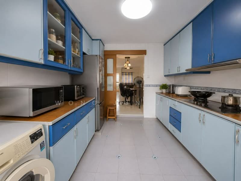 575 Ang Mo Kio Avenue 10, 575 Ang Mo Kio Avenue 10, 2 Bedrooms, 721 sqft, HDB Flat For Sale, by Wong Jun Jie, 500202507 - Kitchen - PropertyGuru.com.sg