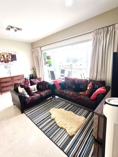 Eight Riversuites, 2 Whampoa East, 3 Bedrooms, 1,076 sqft, Condominium For Sale, by Mathi Alagan, 500202512 - Living Room - PropertyGuru.com.sg