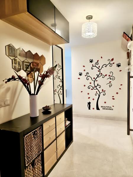 Eight Riversuites, 2 Whampoa East, 3 Bedrooms, 1,076 sqft, Condominium For Sale, by Mathi Alagan, 500202512 - Entrance - PropertyGuru.com.sg