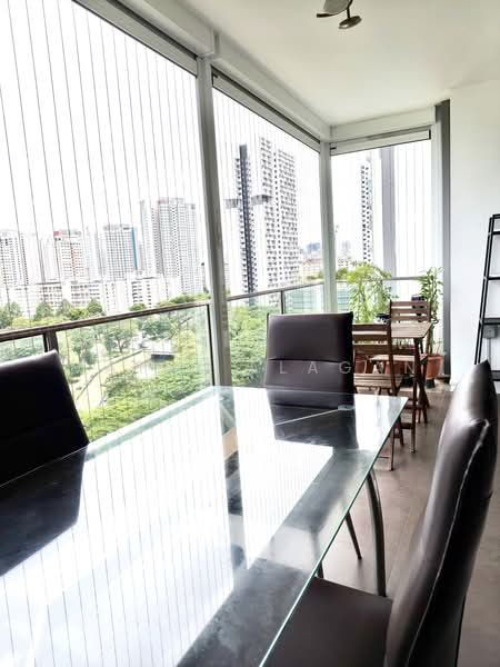 Eight Riversuites, 2 Whampoa East, 3 Bedrooms, 1,076 sqft, Condominium For Sale, by Mathi Alagan, 500202512 - Balcony - PropertyGuru.com.sg