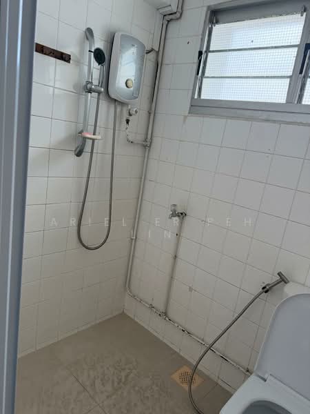 510 Jelapang Road, 510 Jelapang Road, Room Rental, 96 sqft, HDB Flat For Rent, by Ariel Er Peh Lin, 500202515 - Bathroom - PropertyGuru.com.sg