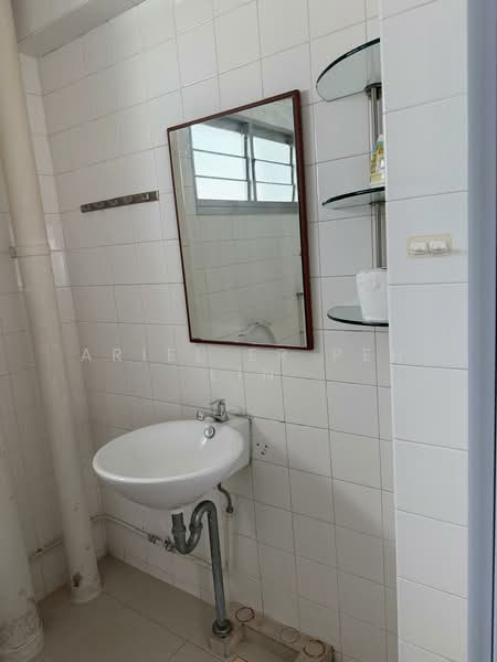 510 Jelapang Road, 510 Jelapang Road, Room Rental, 96 sqft, HDB Flat For Rent, by Ariel Er Peh Lin, 500202515 - Bathroom - PropertyGuru.com.sg
