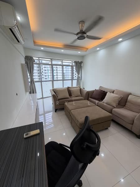 458 Choa Chu Kang Avenue 4, 458 Choa Chu Kang Avenue 4, Room Rental, 250 sqft, HDB Flat For Rent, by Cheryl Lee, 500202522 - Living Room - PropertyGuru.com.sg