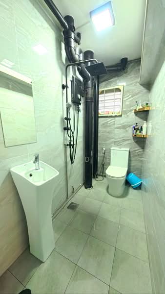103C Edgefield Plains, 103C Edgefield Plains, 3 Bedrooms, 1,184 sqft, HDB Flat For Sale, by Sophian Hardie, 500202528 - Bathroom - PropertyGuru.com.sg