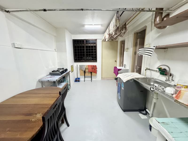 2 Marsiling Drive, 2 Marsiling Drive, 2 Bedrooms, 700 sqft, HDB Flat For Sale, by Chew Hock Ngee, 500202533 - Kitchen - PropertyGuru.com.sg