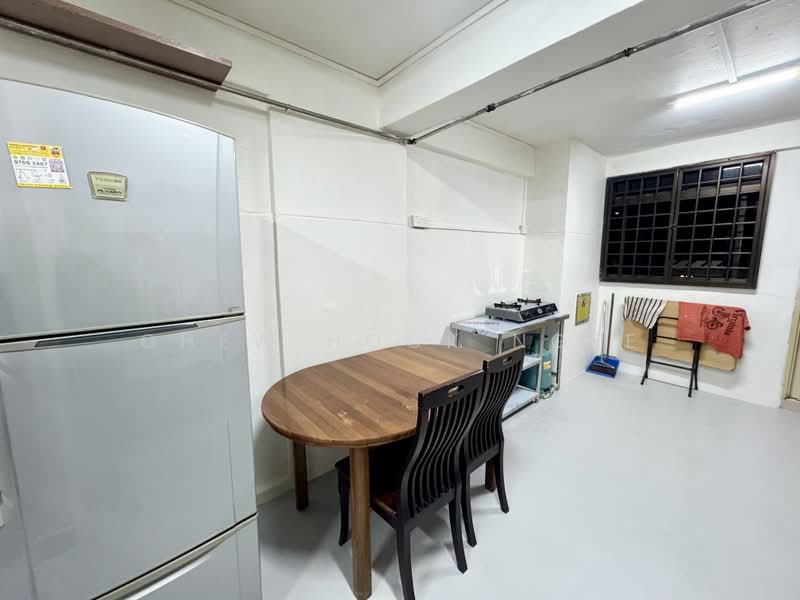 2 Marsiling Drive, 2 Marsiling Drive, 2 Bedrooms, 700 sqft, HDB Flat For Sale, by Chew Hock Ngee, 500202533 - Kitchen - PropertyGuru.com.sg