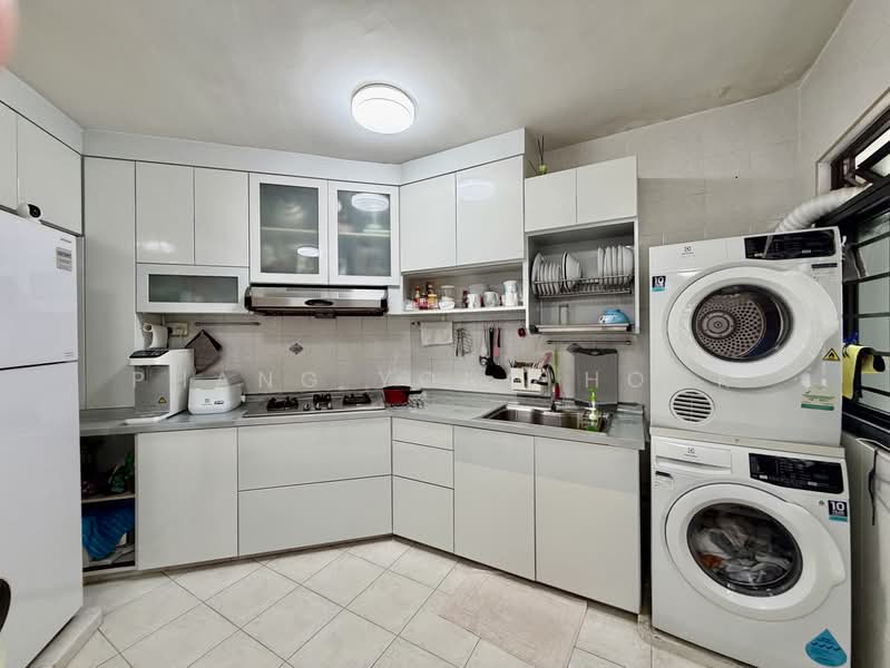 686A Choa Chu Kang Crescent, 686A Choa Chu Kang Crescent, 3 Bedrooms, 1,184 sqft, HDB Flat For Sale, by Phang Yong Hock, 500202535 - Kitchen - PropertyGuru.com.sg