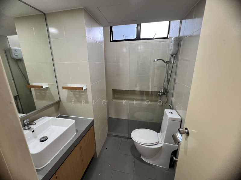 Mandarin Gardens, 1 Siglap Road, 2 Bedrooms, 828 sqft, Condominium For Rent, by Eric Khoo, 500202539 - Bathroom - PropertyGuru.com.sg