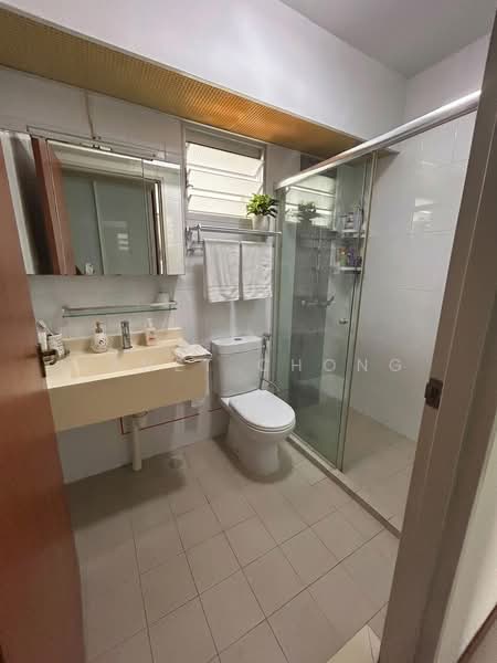 691D Woodlands Drive 73, 691D Woodlands Drive 73, 4 Bedrooms, 1,216 sqft, HDB Flat For Sale, by Janet Chong, 500202541 - Master Bathroom - PropertyGuru.com.sg