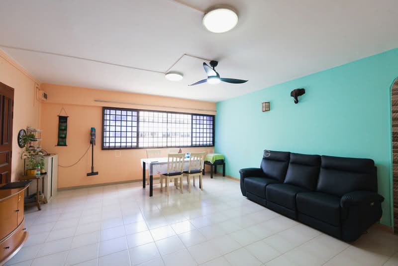 557 Jurong West Street 42, 557 Jurong West Street 42, 3 Bedrooms, 1,119 sqft, HDB Flat For Sale, by Don Cheng, 500202544 - Living Room - PropertyGuru.com.sg