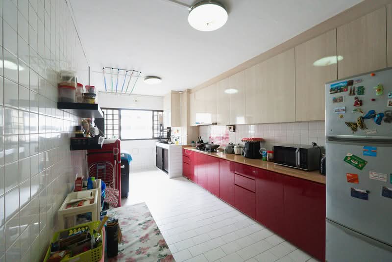 557 Jurong West Street 42, 557 Jurong West Street 42, 3 Bedrooms, 1,119 sqft, HDB Flat For Sale, by Don Cheng, 500202544 - Kitchen - PropertyGuru.com.sg