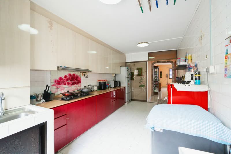 557 Jurong West Street 42, 557 Jurong West Street 42, 3 Bedrooms, 1,119 sqft, HDB Flat For Sale, by Don Cheng, 500202544 - Kitchen - PropertyGuru.com.sg