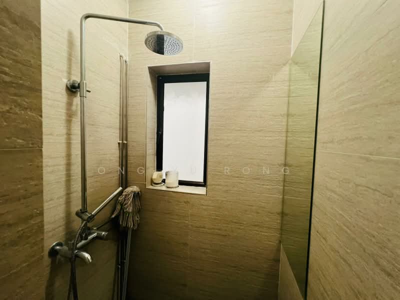 78 Moh Guan Terrace, 78 Moh Guan Terrace, 2 Bedrooms, 797 sqft, Walk-up Apartment For Rent, by Ong Yu Rong, 500202557 - Bathroom - PropertyGuru.com.sg
