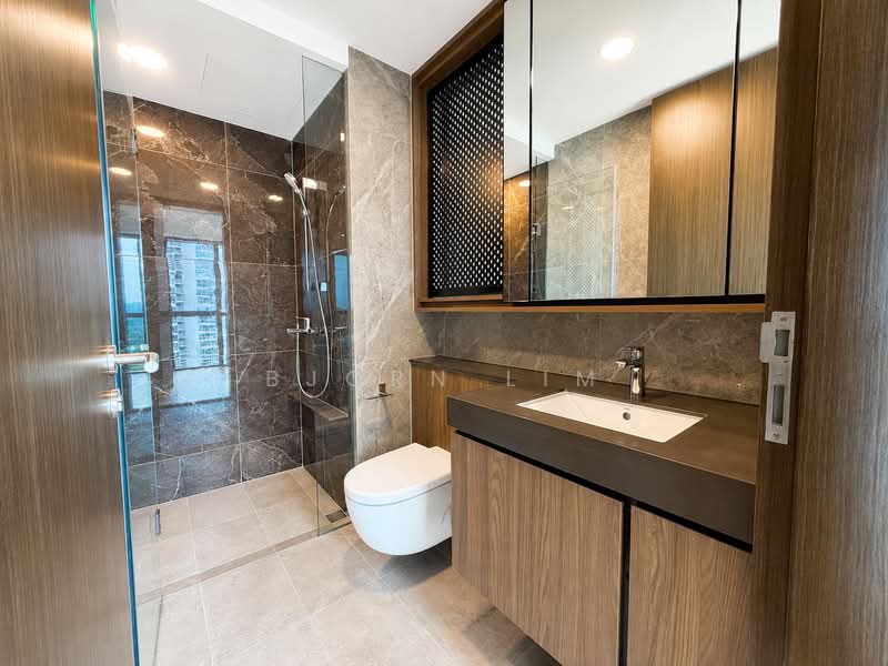 AMO Residence, 21 Ang Mo Kio Rise, 5 Bedrooms, 1,475 sqft, Condominium For Sale, by Bjorn Lim, 500202563 - Junior Master Bathroom - PropertyGuru.com.sg