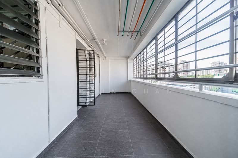 376 Clementi Avenue 4, 376 Clementi Avenue 4, 4 Bedrooms, 1,754 sqft, HDB Flat For Sale, by Justin Chan, 500202575 - Corridor - PropertyGuru.com.sg