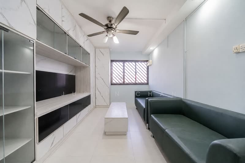 376 Clementi Avenue 4, 376 Clementi Avenue 4, 4 Bedrooms, 1,754 sqft, HDB Flat For Sale, by Justin Chan, 500202575 - Living Room - PropertyGuru.com.sg