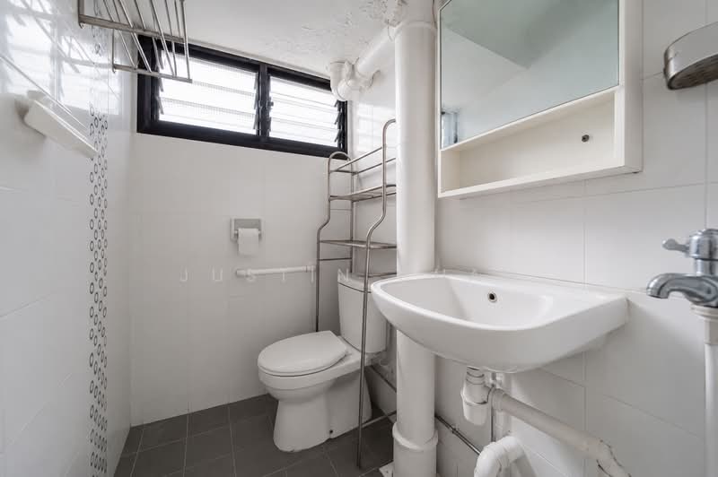 376 Clementi Avenue 4, 376 Clementi Avenue 4, 4 Bedrooms, 1,754 sqft, HDB Flat For Sale, by Justin Chan, 500202575 - Bathroom - PropertyGuru.com.sg