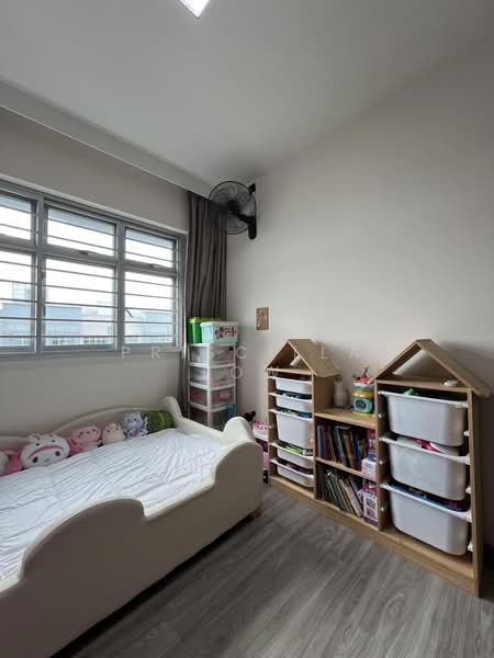 461A Bukit Batok West Avenue 8, 461A Bukit Batok West Avenue 8, 3 Bedrooms, 1,001 sqft, HDB Flat For Sale, by Priscilla Low, 500202586 - Bedroom 2 - PropertyGuru.com.sg