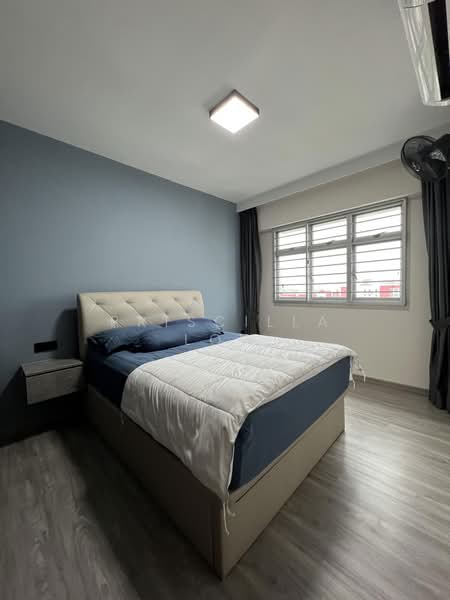 461A Bukit Batok West Avenue 8, 461A Bukit Batok West Avenue 8, 3 Bedrooms, 1,001 sqft, HDB Flat For Sale, by Priscilla Low, 500202586 - Master Bedroom - PropertyGuru.com.sg