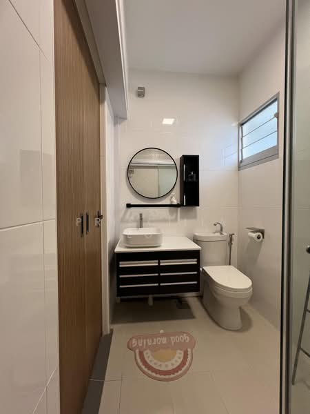 461A Bukit Batok West Avenue 8, 461A Bukit Batok West Avenue 8, 3 Bedrooms, 1,001 sqft, HDB Flat For Sale, by Priscilla Low, 500202586 - Master Bedroom Bathroom - PropertyGuru.com.sg