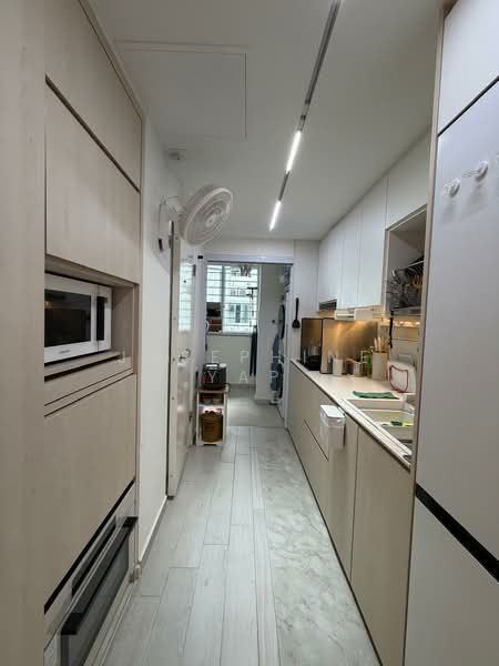 La Casa, 64 Woodlands Drive 16, 3 Bedrooms, 1,141 sqft, Condominium For Rent, by Josephine Yap, 500202613 - Kitchen - PropertyGuru.com.sg