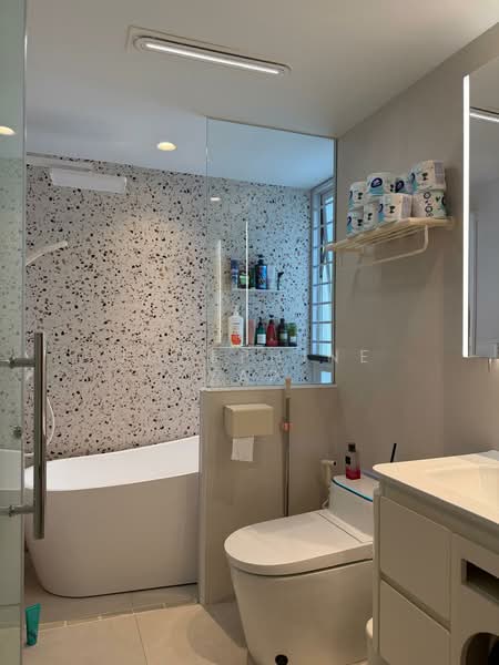 La Casa, 64 Woodlands Drive 16, 3 Bedrooms, 1,141 sqft, Condominium For Rent, by Josephine Yap, 500202613 - Bathroom - PropertyGuru.com.sg