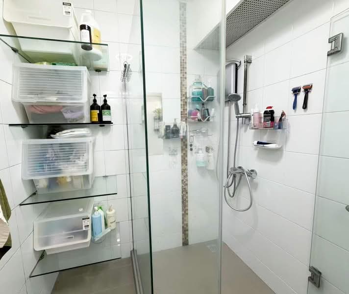170A Punggol Field, 170A Punggol Field, 3 Bedrooms, 990 sqft, HDB Flat For Sale, by YT 祝嬿婷, 500202619 - Bathroom - PropertyGuru.com.sg