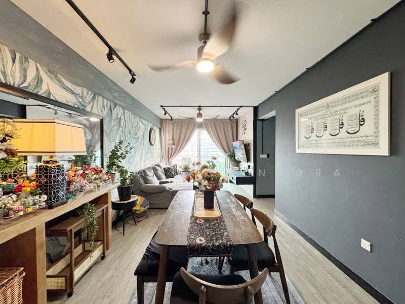 443 Yishun Avenue 11, 443 Yishun Avenue 11, 3 Bedrooms, 1,033 sqft, HDB Flat For Sale, by Risdian Isbintara, 500202620 - Living Room - PropertyGuru.com.sg