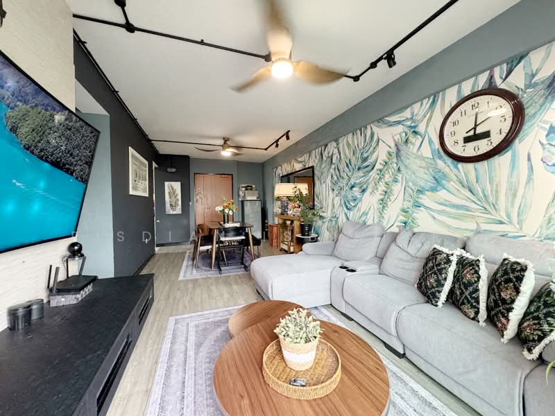 443 Yishun Avenue 11, 443 Yishun Avenue 11, 3 Bedrooms, 1,033 sqft, HDB Flat For Sale, by Risdian Isbintara, 500202620 - Living Room - PropertyGuru.com.sg