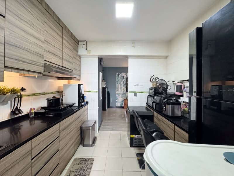443 Yishun Avenue 11, 443 Yishun Avenue 11, 3 Bedrooms, 1,033 sqft, HDB Flat For Sale, by Risdian Isbintara, 500202620 - Kitchen - PropertyGuru.com.sg