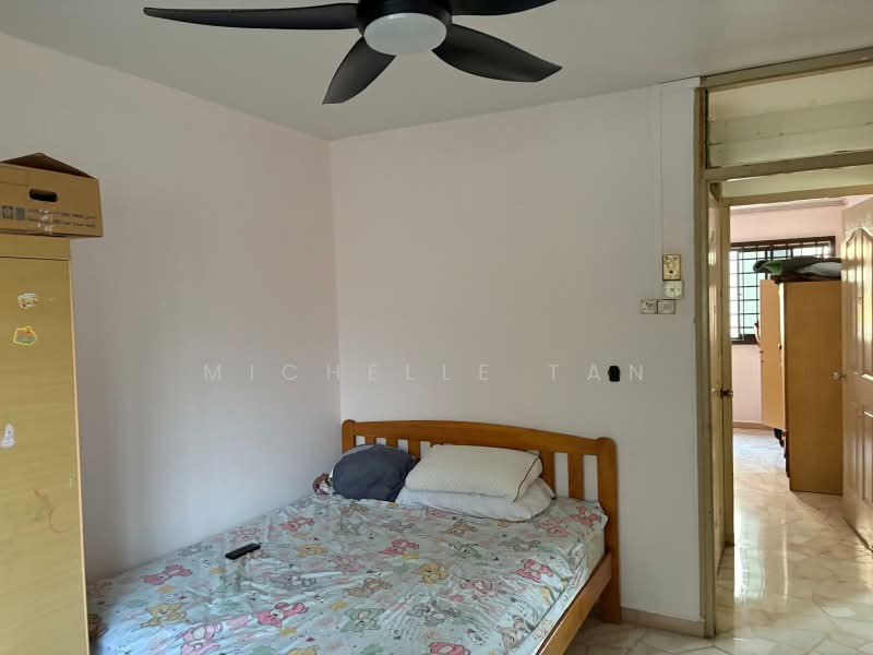 318 Bukit Batok Street 32, 318 Bukit Batok Street 32, 3 Bedrooms, 1,001 sqft, HDB Flat For Rent, by Michelle Tan, 500202626 - Bedroom - PropertyGuru.com.sg
