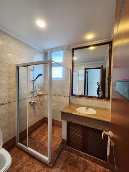 The Sierra, 80 Mount Sinai Drive, 5 Bedrooms, 2,906 sqft, Apartment For Sale, by Gwendelene (Wendy) Chew, 500202633 - Bathroom - PropertyGuru.com.sg