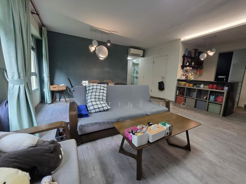 487A Choa Chu Kang Avenue 5, 487A Choa Chu Kang Avenue 5, 3 Bedrooms, 1,216 sqft, HDB Flat For Sale, by Christine Teo, 500202634 - Living Room - PropertyGuru.com.sg